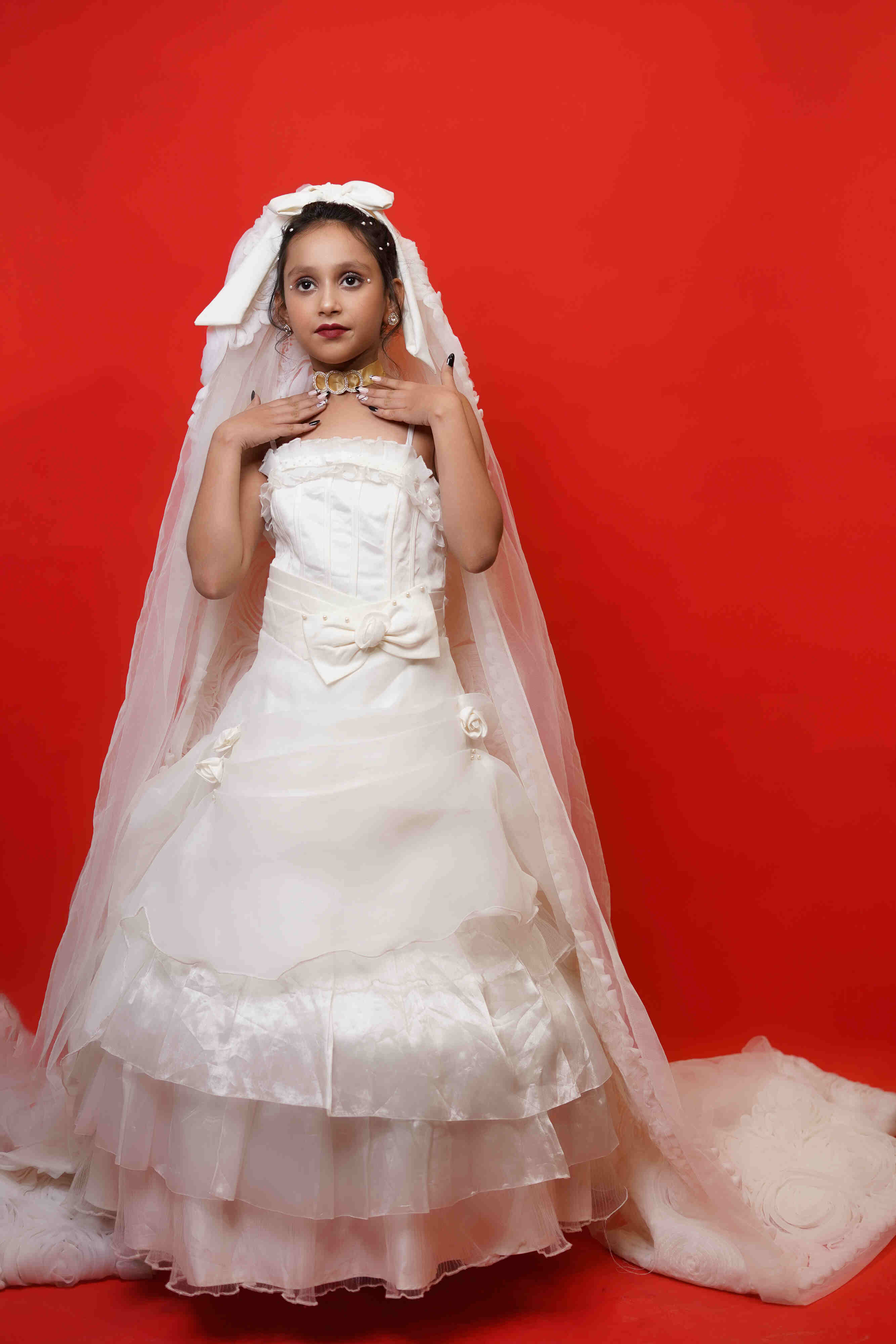 Elegant White Princess Gown for Girls with Veil