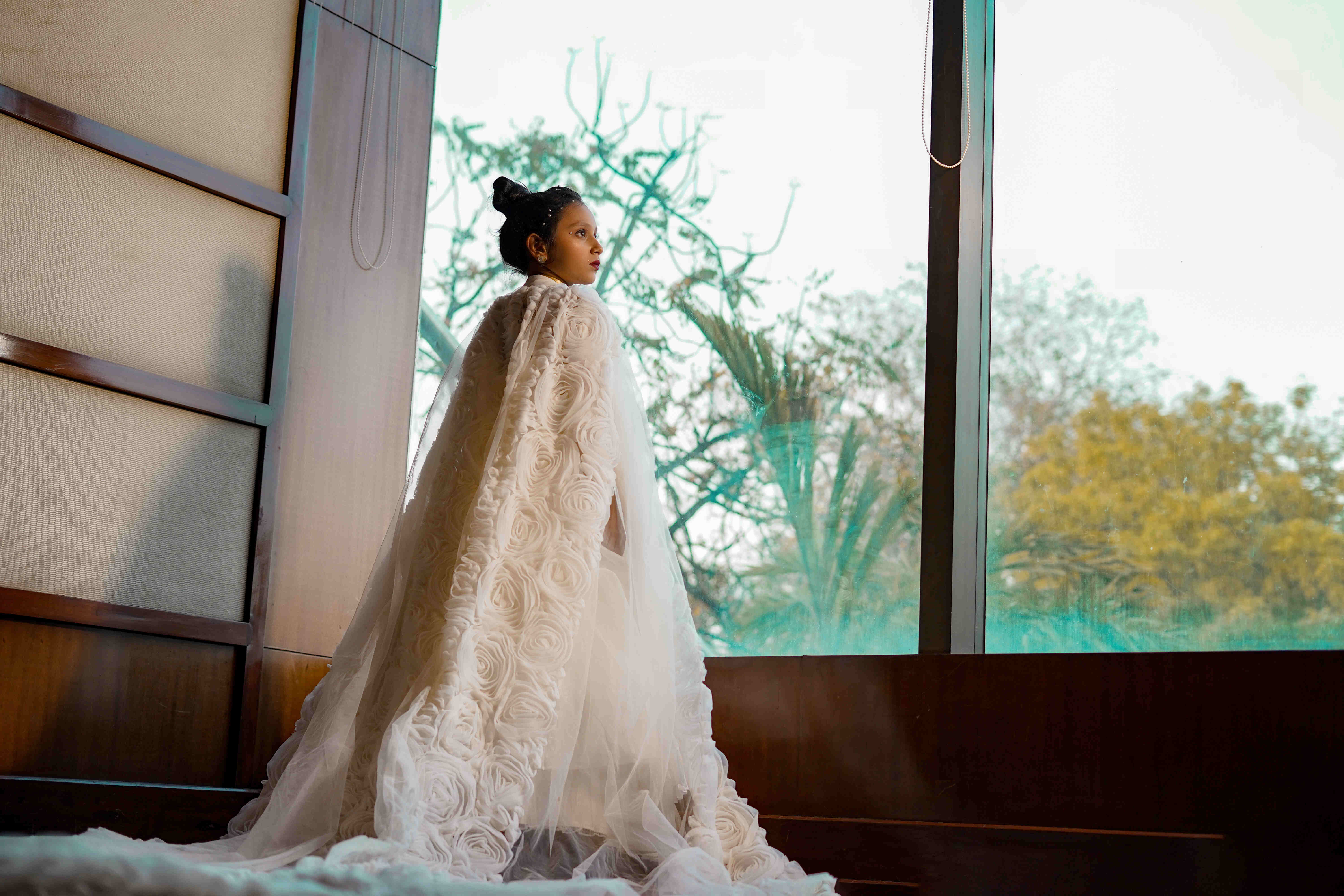 Elegant White Princess Gown for Girls with Veil