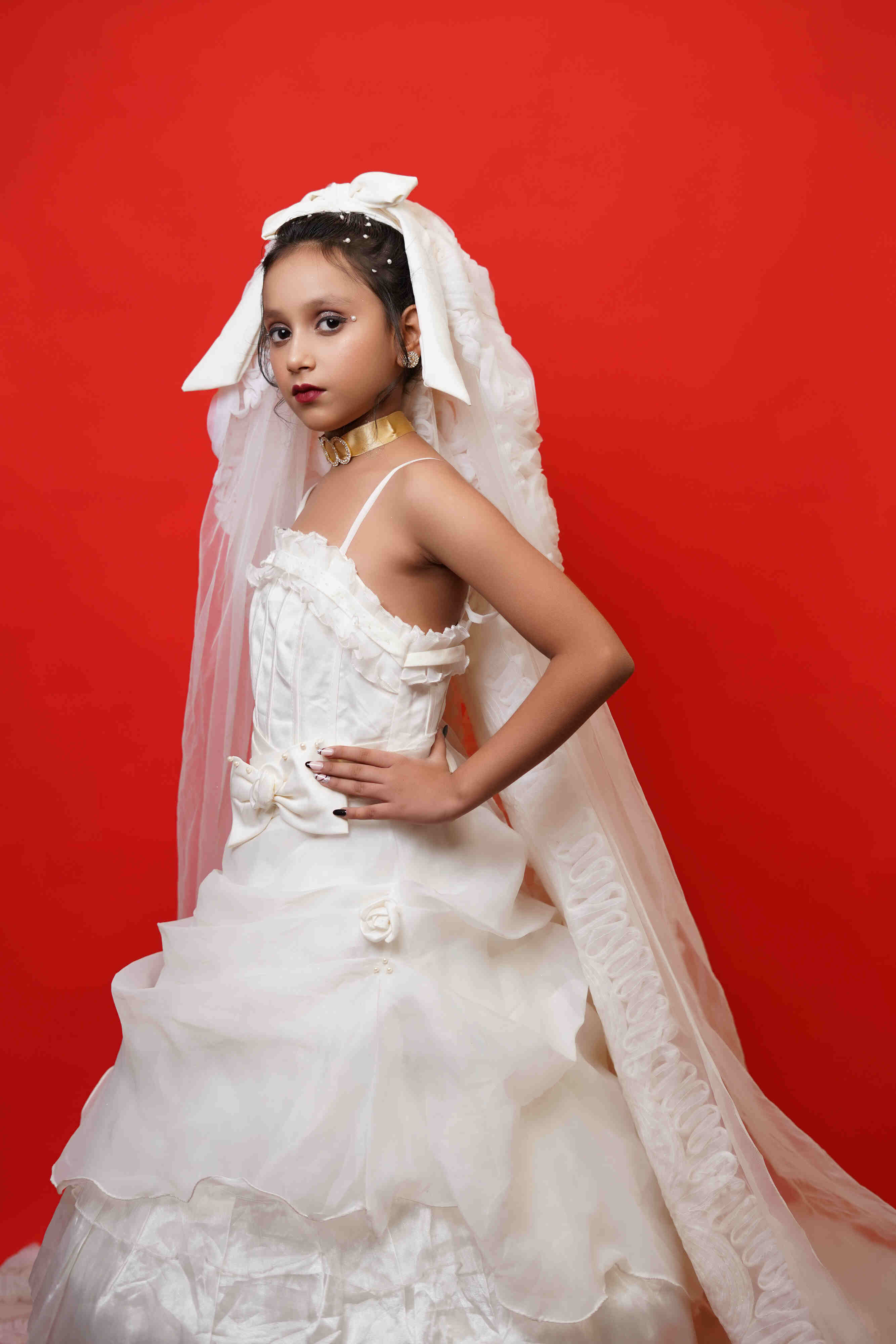 Elegant White Princess Gown for Girls with Veil