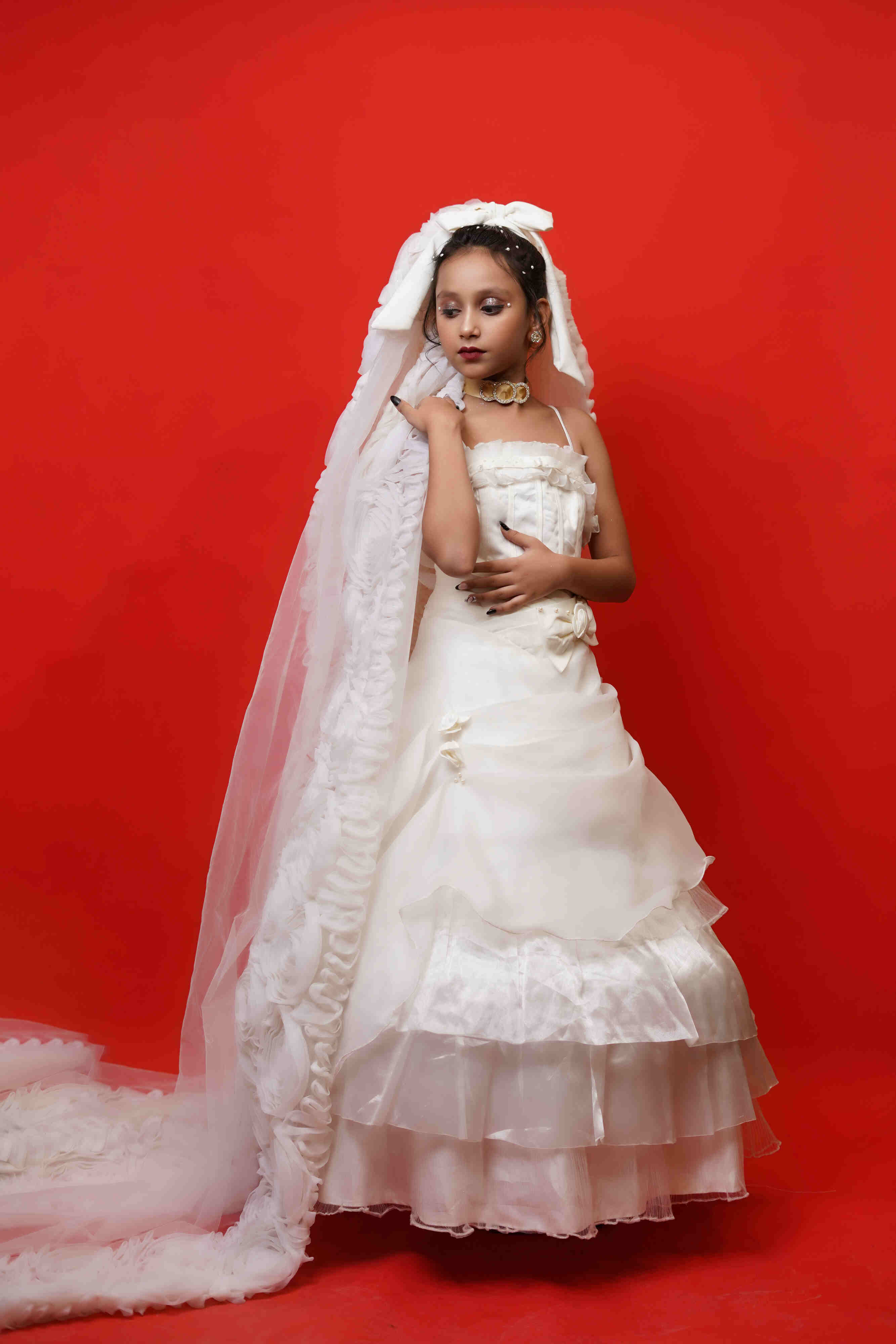 Elegant White Princess Gown for Girls with Veil