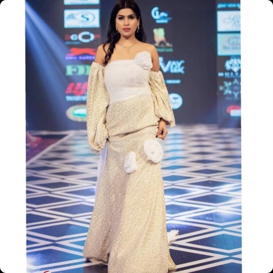 Designer Off-Shoulder Ivory Gown with Dramatic Sleeves & Floral Appliqu�