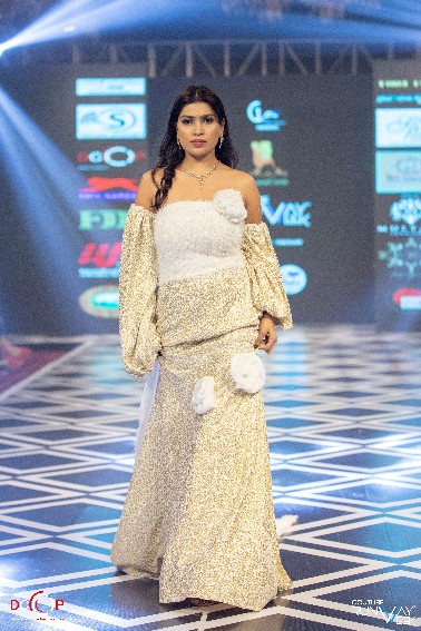 Designer Off-Shoulder Ivory Gown with Dramatic Sleeves & Floral Appliqu�